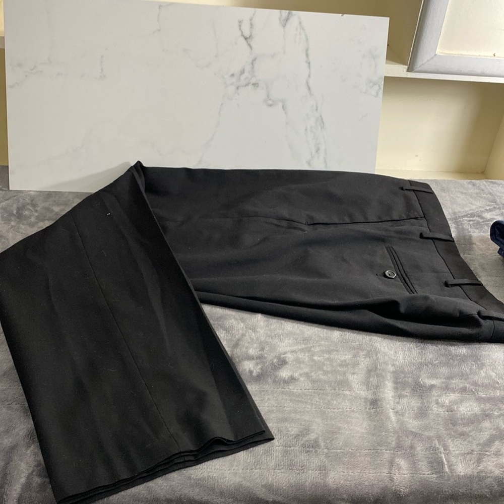 Kenneth cole 32x32
